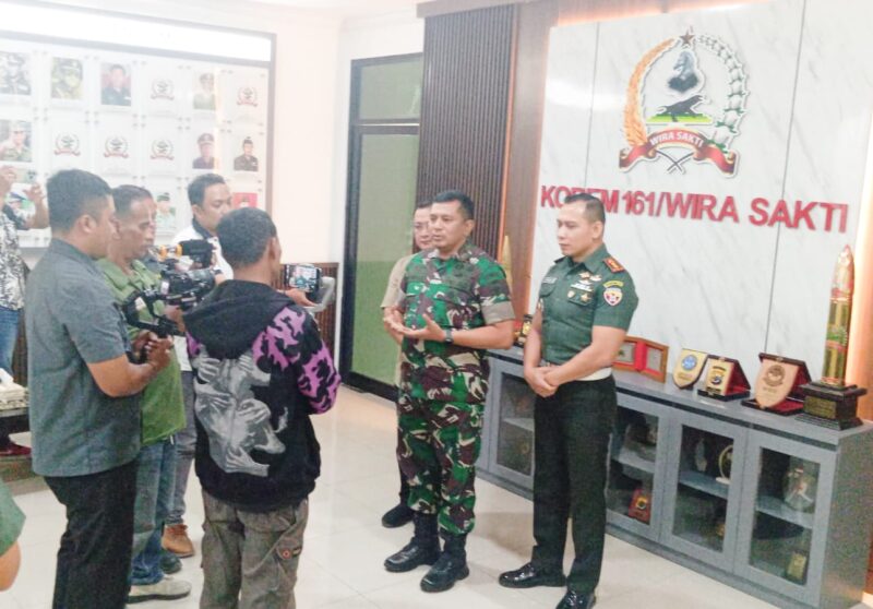 Foto: Jumpa Pers, Danrem 161/WS, Brigjen TNI Hendro Cipto.
