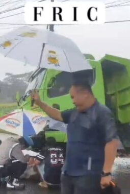 Aksi Humanis Kapolres Saat Tangani Laka Lantas di Jalan Sindangbarang Kabupaten Kuningan